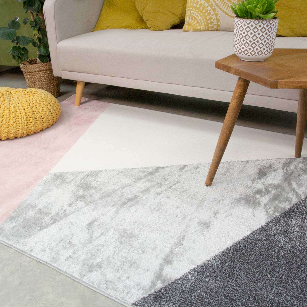 Pink Abstract Geometric Living Room Rug - Moderno