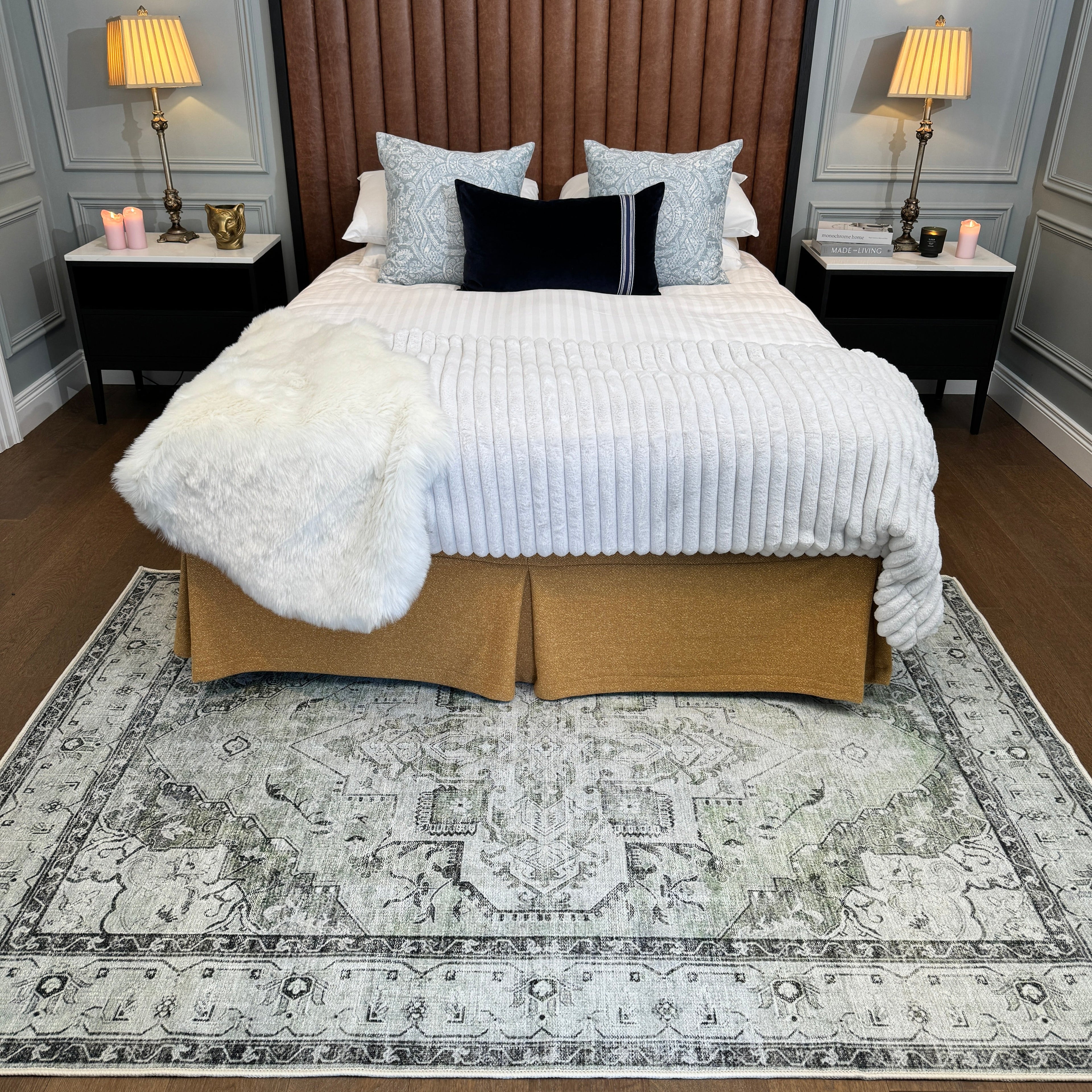 Flatwoven Washable Light Green Bordered Area Rug - Rumi