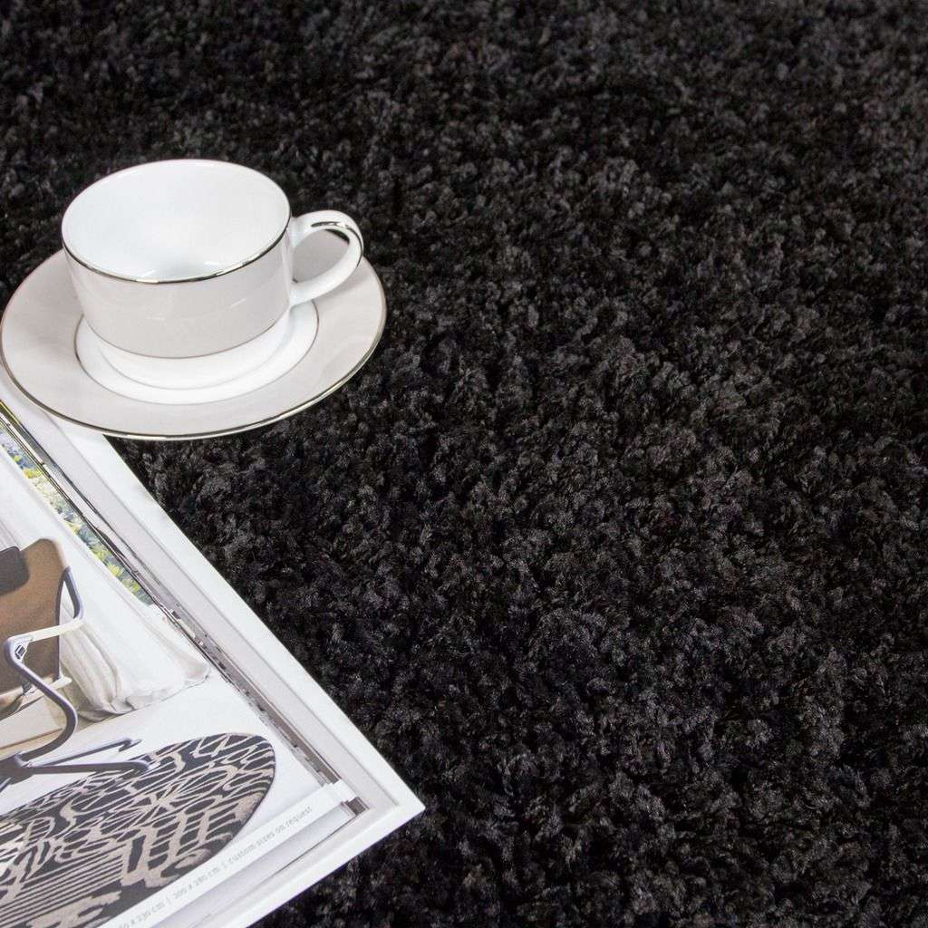 Super Soft Black Shaggy Rug
