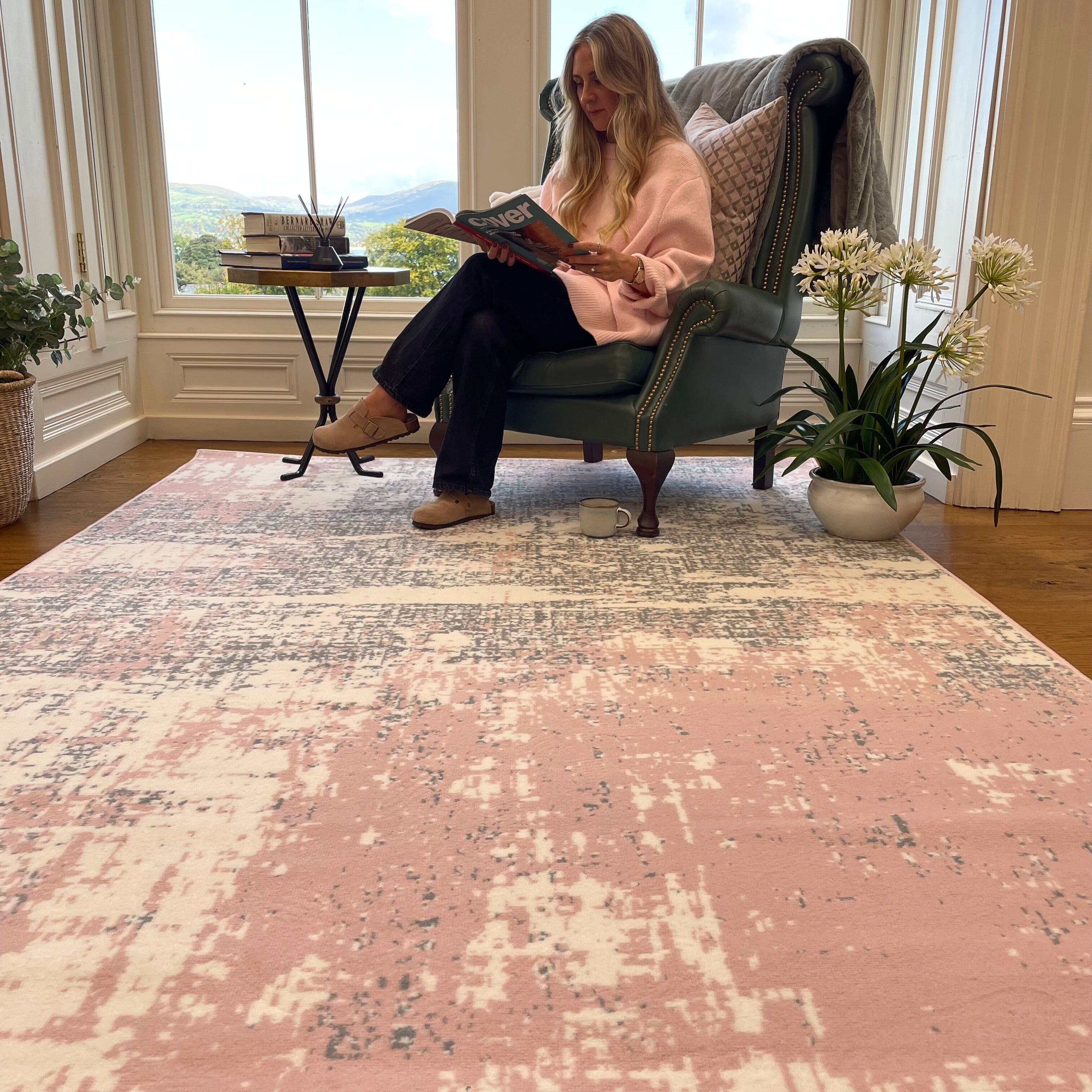 Pink Grey Distressed Runner - Milan