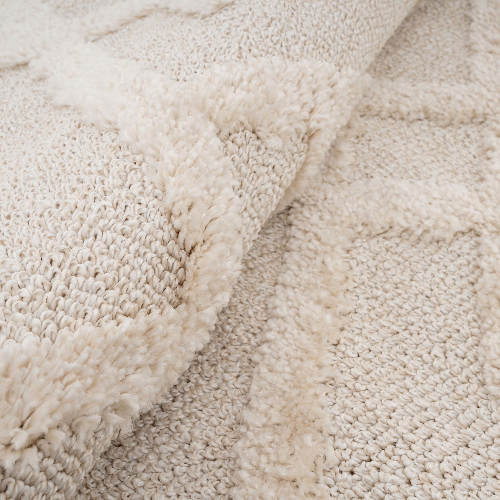Warm White Interlocking Rug - Sade
