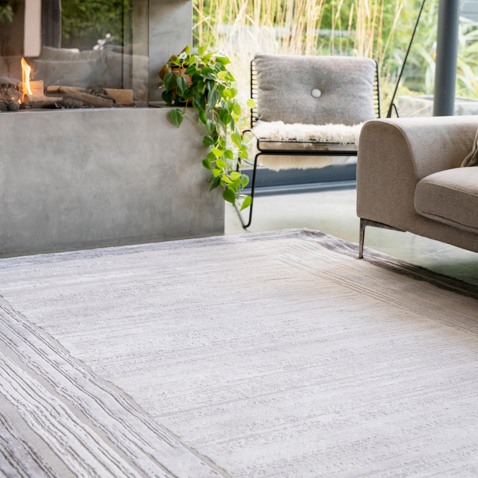 Distressed Greige Bordered Rug - Lena