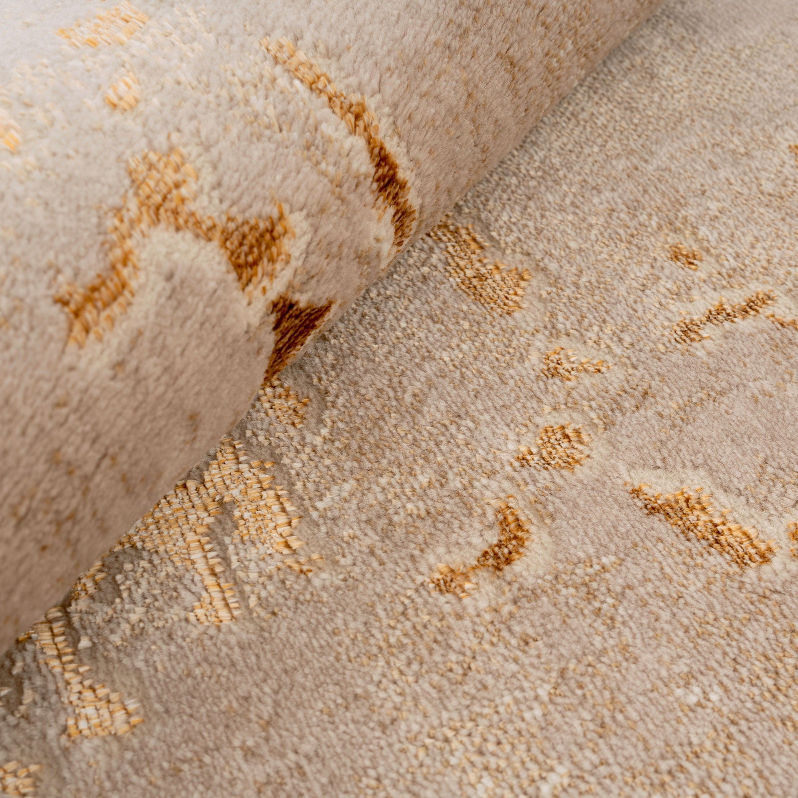 Golden Lustre Abstract Rug - Pietra
