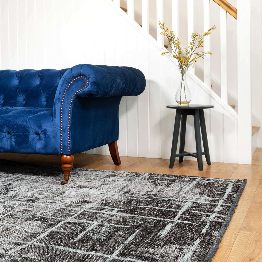Reversible Distressed Dark Grey Area Rug - Maze