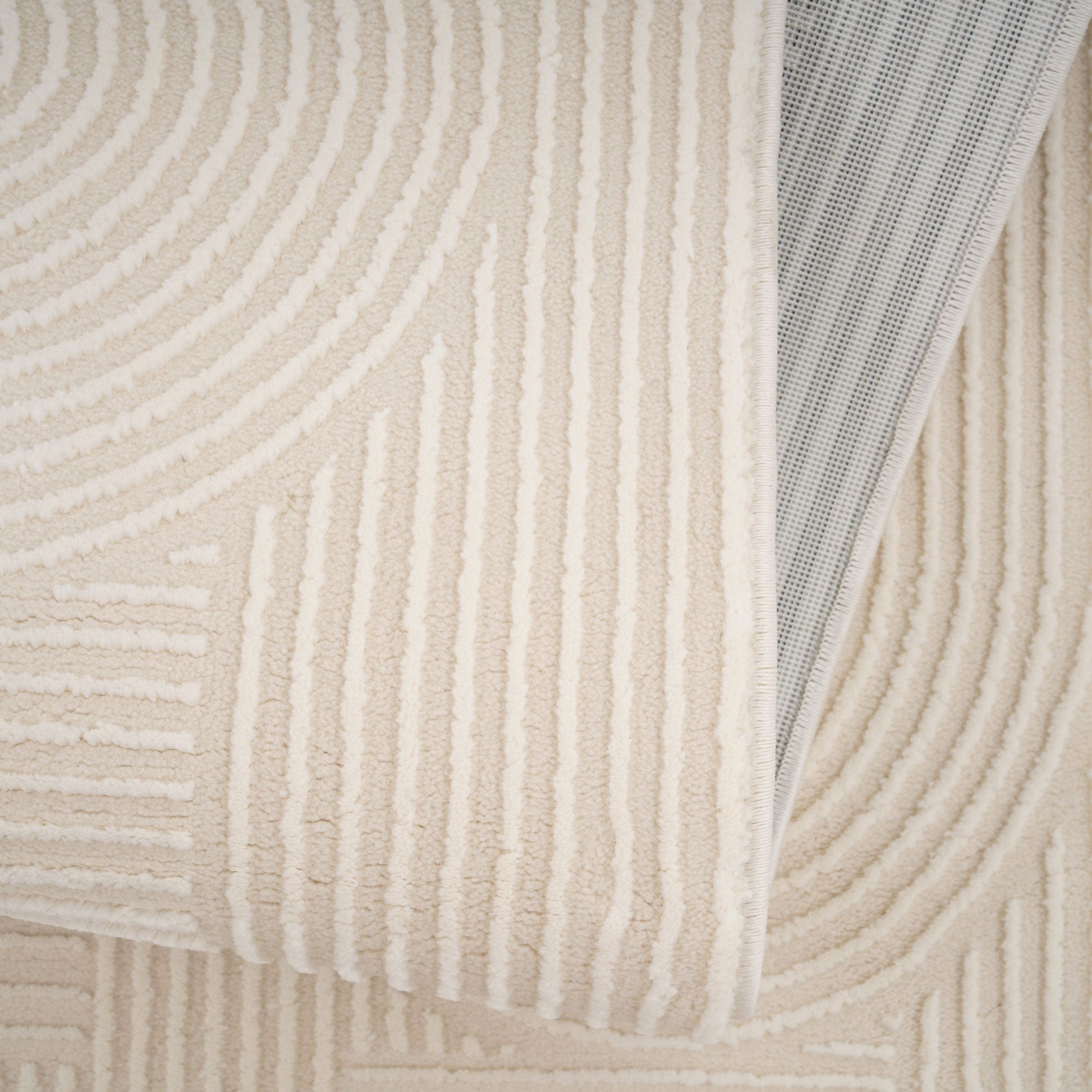 Luxury Retro Cream Rug - Escape