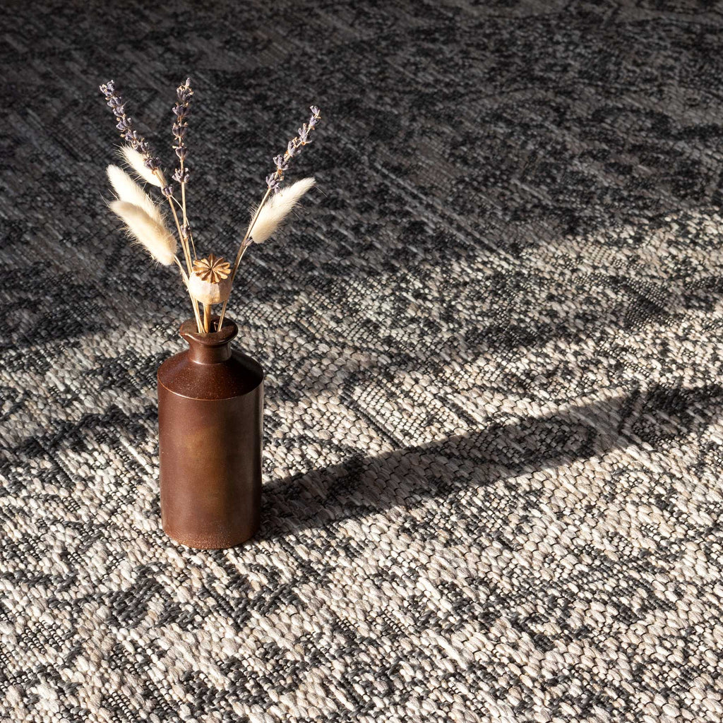 Traditional Textured Flatweave Indoor Outdoor Area Rug - Naylor
