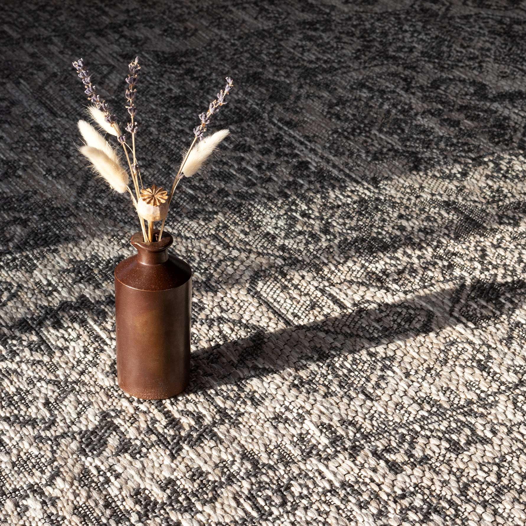 Traditional Textured Flatweave Indoor Outdoor Area Rug - Naylor