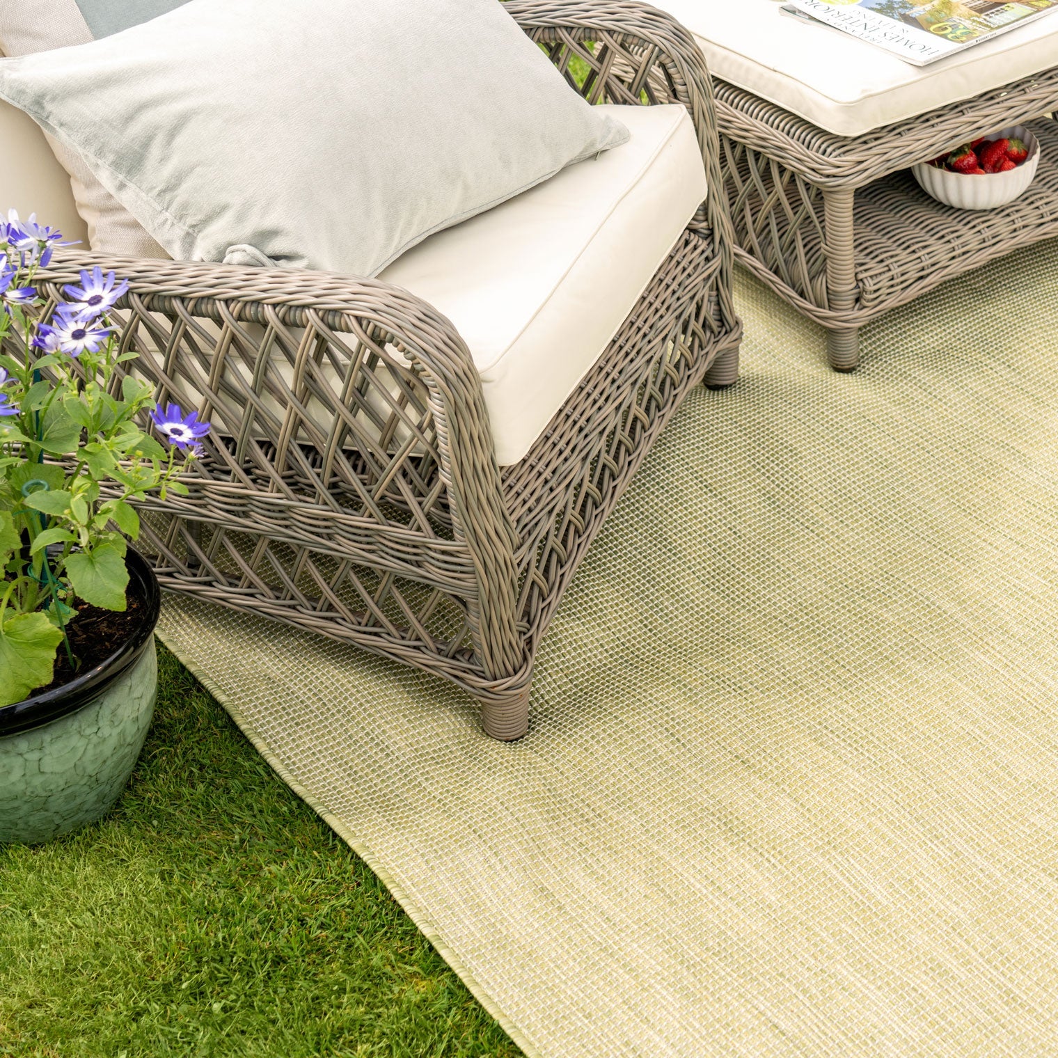 Olive Green Mottled Outdoor Rug