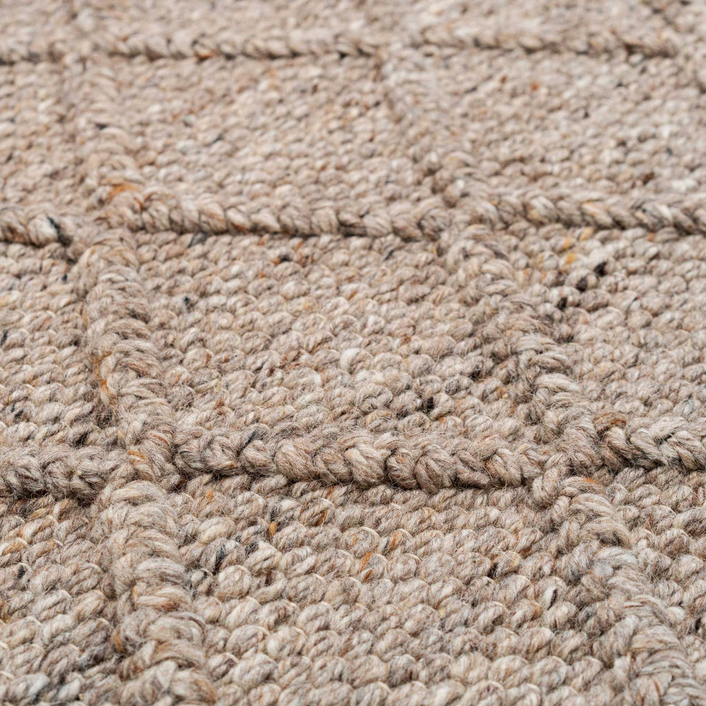 Handmade Beige Trellis Wool Area Rug - Diamond