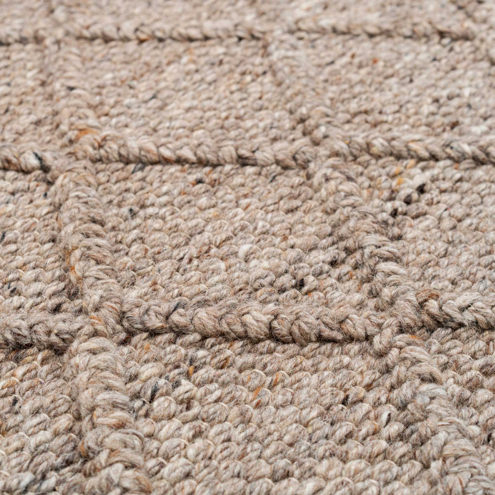 Handmade Beige Trellis Wool Area Rug - Diamond